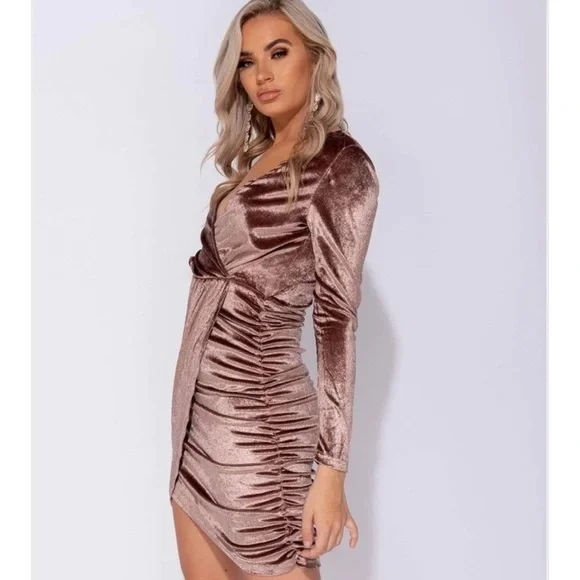 DUSTY PURPLE VELVET SIDE RUCHED WRAP FRONT LONG SLEEVE BODYCON MINI DRESS - Picture 4 of 7